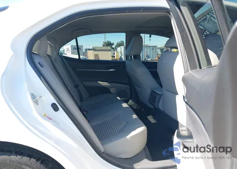 2018 Toyota Camry Se z USA, uszkodzony, nr VIN 4T1B11HK2JU136119